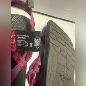 Chaco Women's Sandals‎ with Black and Pink Straps thumbnail 6