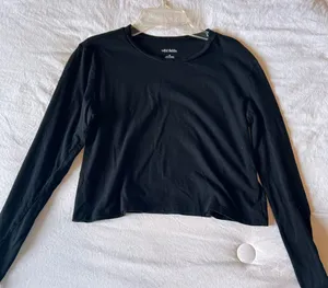 Black long sleeve Size M thumbnail 1