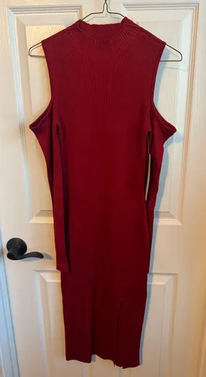 Madden Girl Cold Shoulder Long‎ Red Dress thumbnail 1
