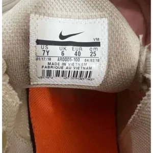 Nike Air Max Plus TN SE GS Kids Sneakers Size 7Y White Silver Orange AR0005-100 thumbnail 10