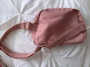 Pink Fanny pack thumbnail 2