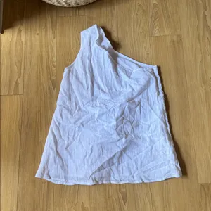 Sabo Skirt White One-Shoulder Top thumbnail 3
