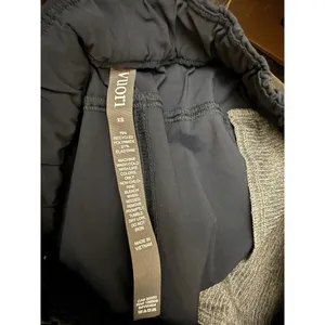 Vuori Women’s Miles Ankle Pant Tapered Mid Rise Color Ink Sz XS New $108 thumbnail 4