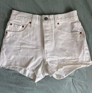 Levi’s White Jean Shorts thumbnail 1