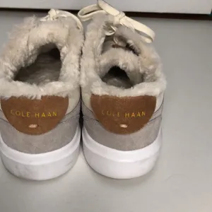 Cole Haan grand women's size 7.5 W27400 tan‎ brown grey with faux fur lining thumbnail 4
