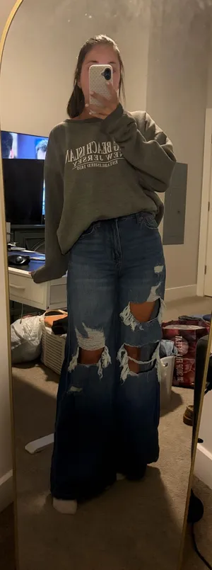 High waisted, baggy ripped Aeropostale dark wash jeans thumbnail 1