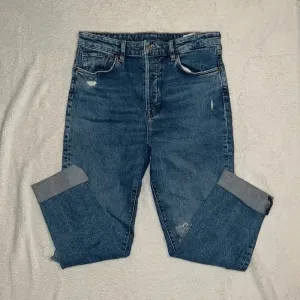 H&M Mom Jeans thumbnail 1