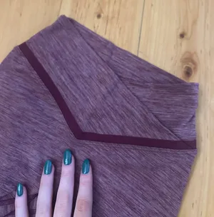 Balance Athletica Vitality Daydream V Crossover Blackberry Rose Leggings thumbnail 5