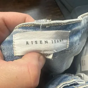 Risen distressed acid wash straight leg 5/27 boutique jeans thumbnail 2