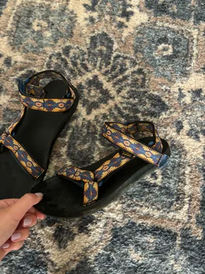 Teva sandals Aztec pattern  thumbnail 2