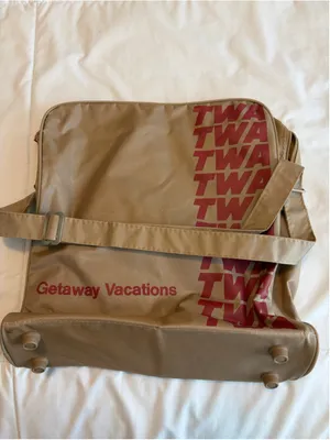 Vintage 1970s TWA Getaway Vacations Flight Bag Carry On Airline Retro M12 thumbnail 4