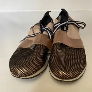 Steve‎ Madden Rose Gold Black Two Tome Kaison Size 8 Fashion Sneakers Pink Mesh thumbnail 6