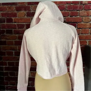 Cropped gymshark hoodie size small thumbnail 8