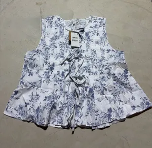Blu pepper NWT Floral toile sleeveless pleated front tie blouse large thumbnail 1