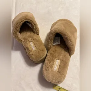NWT MUK LUKS faux fur platform slipper, size medium (9-10) thumbnail 5
