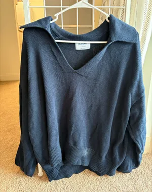 Old Navy Sweater thumbnail 1