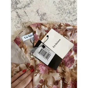 En Saison Lissandra Midi Dress Pink Floral Size Small NWT Long Sleeve Cut Out thumbnail 6