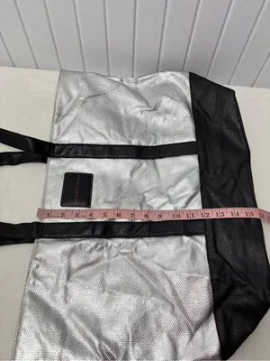 Victorias Secret Large‎ Silver & Black Weekender Get Away Travel Tote Bag thumbnail 9