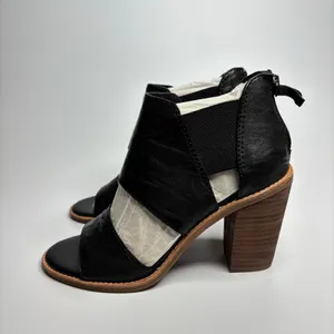 Söfft Pemota Leather Block Heel Sandals in Black thumbnail 3