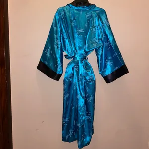 🩵🖤 Reversible Oriental Embroidered Floral Dragon Kimono 🖤🩵 thumbnail 17