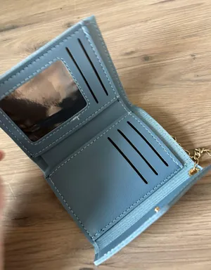 blue card holder thumbnail 3
