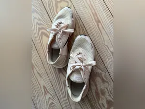 Nike pink running shoes size 8.5 thumbnail 2
