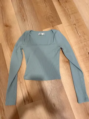 Long Sleeve Hollister Top thumbnail 2