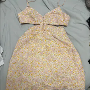 Zara Light Pink and White Cutout Dress thumbnail 2