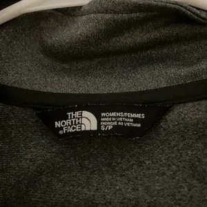 Grey North Face Quarter Zip thumbnail 4