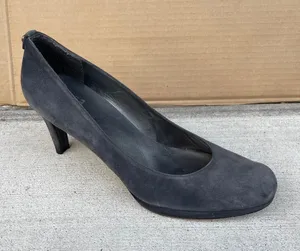 Stuart Weitzman bluish gray suede 4-inch round toe heels size 10 thumbnail 1
