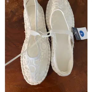 Universal Threads $24 was $30 White Floral lace Mary Jane Women's flats size 7 thumbnail 5