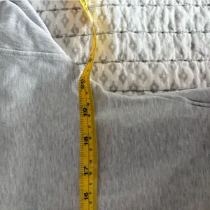 Lululemon Gray Turtleneck Sweatshirt With Kangaroo‎ Pocket Size 6 EUC thumbnail 4