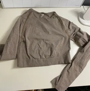 Gymshark Long-sleeve Crop Top thumbnail 3