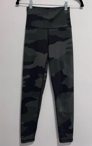 AERIE CHILL PLAY MOVE Camo Leggings 26” Women’s Pants Sz Small. EUC thumbnail 4