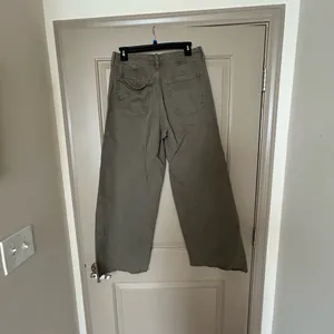 Universal Threads olive Green Wide Leg Pants thumbnail 5
