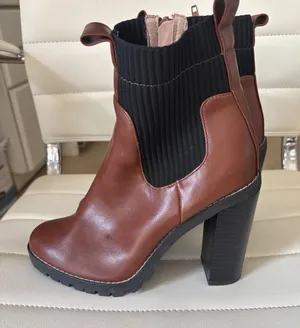 BCBGeneration Prali Brown Block Heel Sock Ankle Boots Lug Sole Size 9.5 GN219821 thumbnail 1