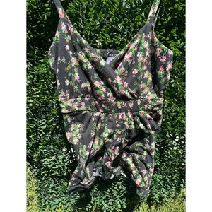 Venus Womens Small Floral Crossover‎ Empire Waist Camisole Tank Top Black Pink thumbnail 2