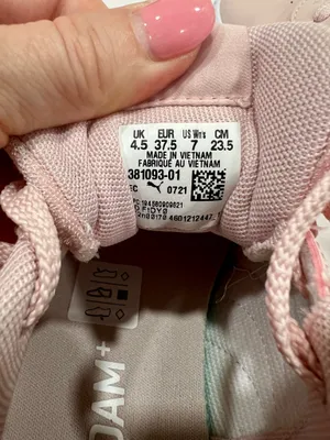 Pink Puma Sneakers w Ruffle details. size 7 thumbnail 5