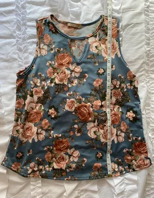 Coco’s Clozet Tank Top thumbnail 5