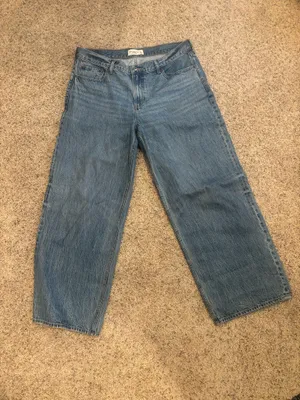 Abercrombie Low Rise Ultra Loose Jeans thumbnail 3