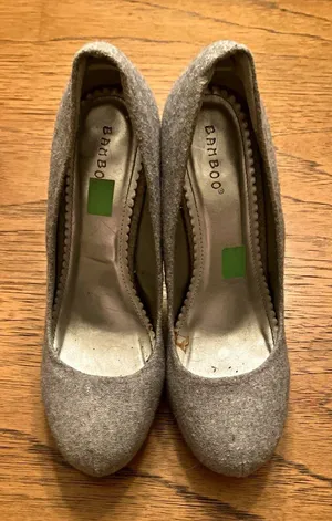 Bamboo Women's Gray Faux Suede Round Toe Stiletto Pumps Slip On US 9 thumbnail 1