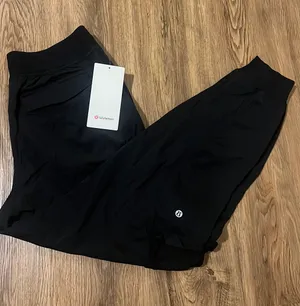 Lululemon Dance Studio Relaxed Fit MR cargo Jogger thumbnail 2