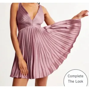 NWT Abercrombie‎ & Fitch Giselle Mauve Satin Pleated Mini Dress Large Petite thumbnail 1