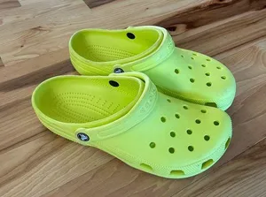 Crocs Classic Clog Acidity Yellow Mens 8 Womens 10 EUC thumbnail 1