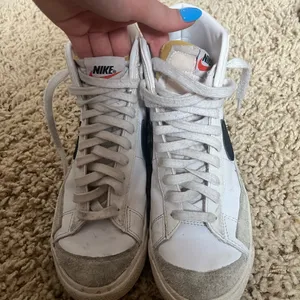 Nike White Blazers thumbnail 5