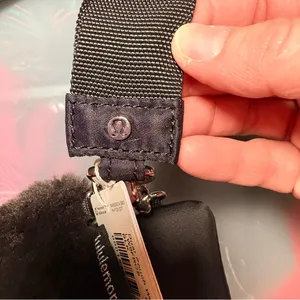 lululemon Dual Pouch Wristlet Plush Fleece in Black. NWT Authentic. thumbnail 5