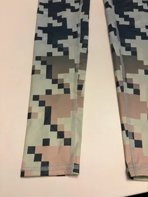 Alo Airbrush pixel ombré full length leggings size small thumbnail 4