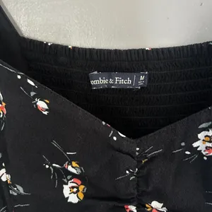Abercrombie & Fitch Black Floral Mini Dress Size Medium thumbnail 3