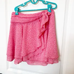 Aerie Womens Chiffon Wrap Mini Skirt Small Preppy Feminine Flowy Ruffles Summer thumbnail 2
