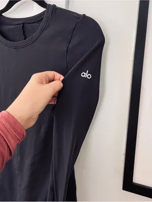 Alo Yoga Black Airbrush Winter Warm Nocturne Long Sleeve size medium thumbnail 6